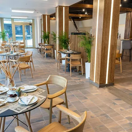 Faranda Rias Altas, Ascend Collection